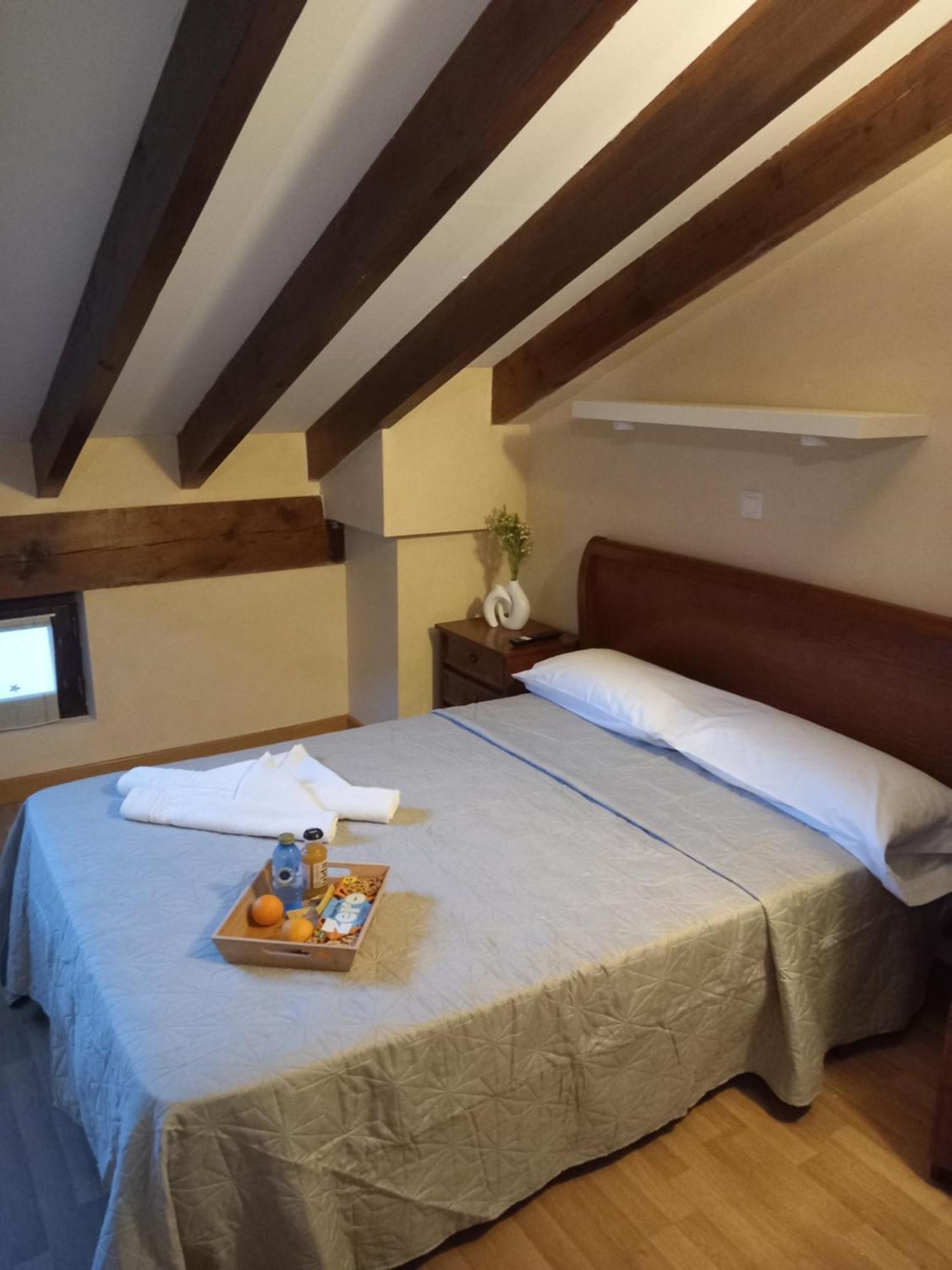 Hosteria Rio Negro Barcena de Cicero Bagian luar foto
